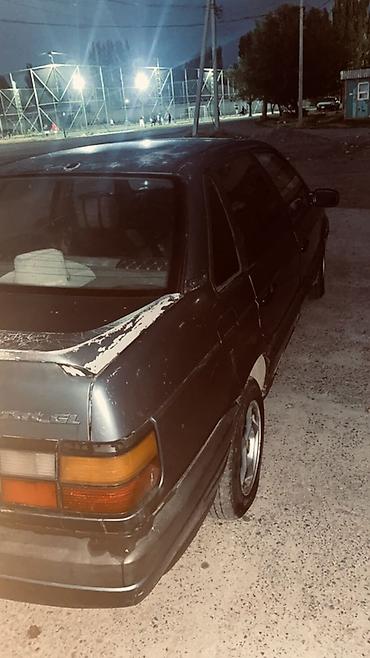 Унаа сатуу: Volkswagen Passat: 1988 г., 1.8 л, Кол менен иштөөчү, Бензин, Седан — 4
