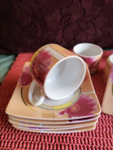 Kuhinjski setovi: Soljice nove porcelanske vintaz. Soljice komada 5 u ceni. Tacne — 10