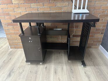 купить двухэтажную кровать бу: Компьютерный стол lalafo.kg да купить двухэтажную кровать бу: Компьютерный стол