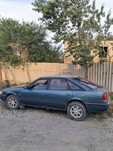 corolla runx: Mazda 626: 1991 г., 2 л, Механика, Бензин, Хэтчбэк