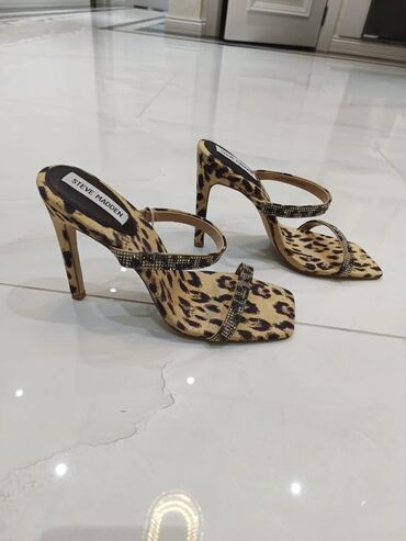 Basanoşka və səndəllər: Ölçü: 39, rəng - Sarı, Yeni — 1