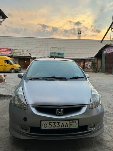 фит срочна сатылат: Honda Fit: 2003 г., 1.5 л, Автомат, Бензин, Седан