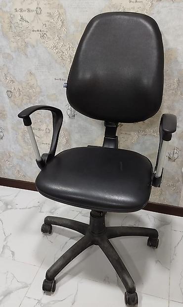Salon, tibbi mebel: İşlənmiş, Saç kəsimi kreslosu — 1