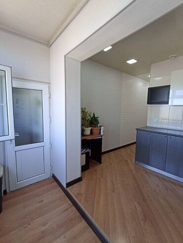 Köhnə tikili: Bakı, Yeni Günəşli Massiv V, 3 otaqlı, Köhnə tikili, 82 kv. m — 9