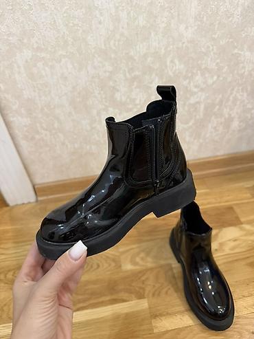 qara botinkalar: Zara ботинки 
В идеальном состоянии 
Размер 30
Цена 15 — 5