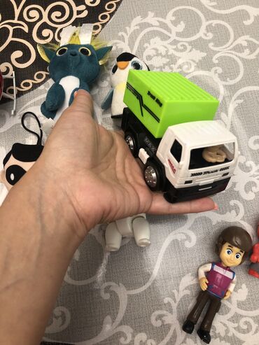 Oyuncaqlar: Oyuncaqlar,metal arabalar,mashinlar,yumshaq oyuncaq — 13