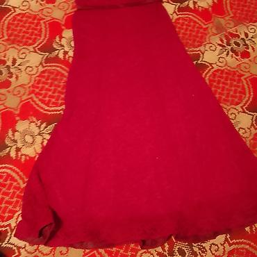 Вечерние платья: Элегантные женские платья (2 шт.) 1) Бордовое кружевное платье: - — 2