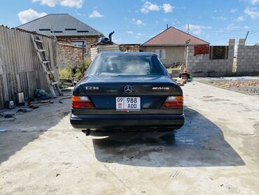 форт транзит 2004: Mercedes-Benz W124: 1992 г., 2.3 л, Механика, Бензин, Седан