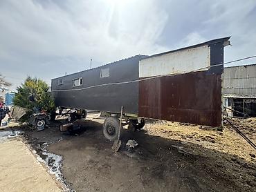 Вагоны: Продается передвижной вагончик. На ходу. Колеса 🛞 хорошие. Дышла есть — 11