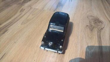 Figurice i makete: Burago Mercedes 190 e 1 prema 25Wely Taxy — 8