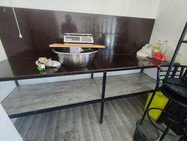 кухонный оборудование: Продаю промышленный стол для заготовки длина 2,40 ширина 60 высота 90