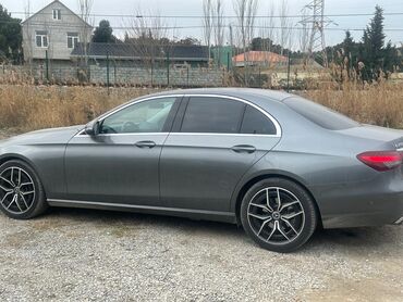 Mercedes-Benz: Mercedes-Benz 200: 2 l | 2021 il Sedan — 7