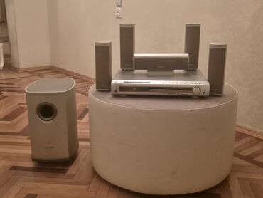 Микрофоны: Новый Samsung Колонка, Тип - Для домашнего кинотеатра, цвет - Серый