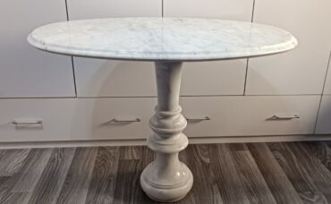 куплю журнальный стол: Срочно продаю цельный мраморный стол В связи с переездом . Белый