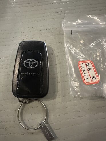 ключ toyota: Продаю оригинальные новые ключи от Toyota Camry 75