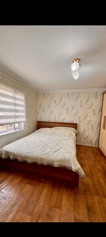 бишкек посуточная аренда квартир: 56 м², 2 комнаты, Парковка, Забор, огорожен
