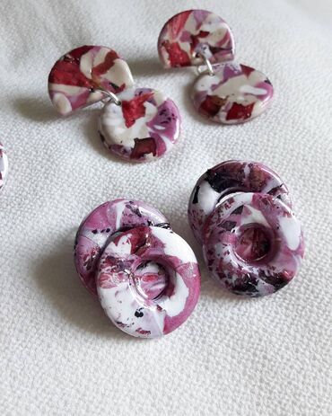 Earrings: Screwback earrings, Material: Stainless steel, Polymer clay