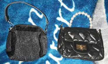 torbica thierry mugler: Dve ženske male torbice,obadve imaju produženi lanac Torbice za sve