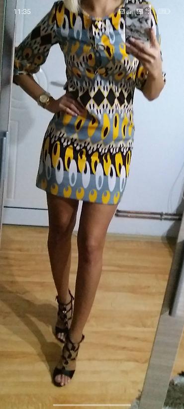 Haljine: Čipkana haljina u mint zelenoj boji - Model: ravna/silueta do kolena — 9