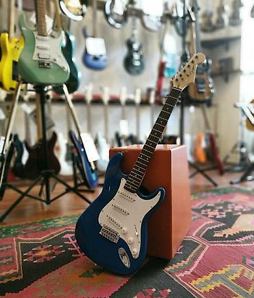 electro gitara: Electro gitara Smiger LG1 ST BL
Qiymət: 230 — 1