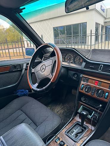 купить мерс с: Mercedes-Benz 220: 1994 г., 2.2 л, Автомат, Бензин, Седан — 8