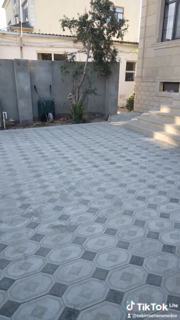 Plitə işləri: Xidmət: Kafel-metlax və daş döşəmə işləri Təsvir: - Həyətyanı sahə — 7