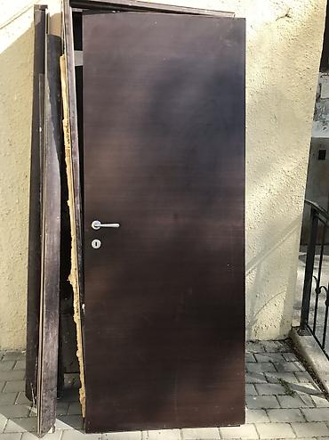 qapı quraşdırma ustası: Yataq otağı üçün Yeni Otaq qapısı Plintus ilə, Zəmanətli, Ödənişli quraşdırma, Ünvandan götürmə — 2