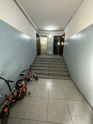 трёхкомнатная квартира: 3 комнаты, 62 м², 104 серия, 1 этаж, Косметический ремонт