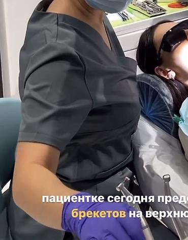 брюки женский: Медицинский костюм серо‑стального цвета. Размер L, подойдет даже — 4