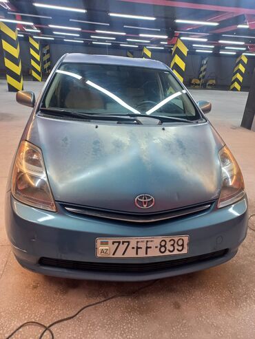 lizinqlə satılan avtomobillər: Toyota Prius: 1.5 л | 2008 г. Хэтчбэк