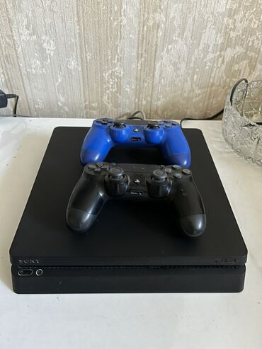 PS3 (Sony PlayStation 3): Play station 4 slim konsolu,çox az istifadə olunub,ideal