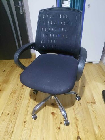 Ofis və oyun kresloları: Təkərli, Qolları tənzimlənmir, Parça — 3