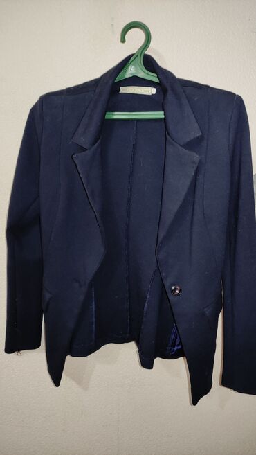 продаю пиджак: Пиджак, Классическая модель, Без подклада, Made in KG