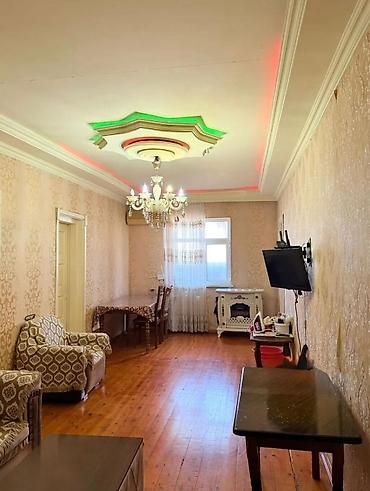 Bakı, Qaraçuxur qəs., 5 otaqlı, Köhnə tikili, m. Neftçilər, 3 kv. m
