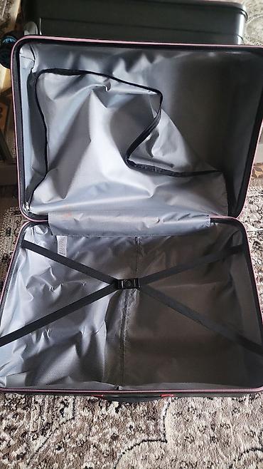 Sərt korpuslu təkərli çamadan dəsti - Material: sərt plastik korpus