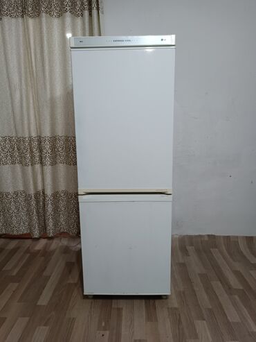 холодильник бу продаю: Холодильник LG, Б/у, Двухкамерный, De frost (капельный), 160 *