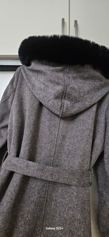 Paltolar: Kapşünlü Palto🧥 Ölçü-48 isti tüklənməyən kumaş yumşaqdı kapşünü -da lalafo.az — 8 Paltolar: Kapşünlü Palto🧥 Ölçü-48 isti tüklənməyən kumaş yumşaqdı kapşünü — 8