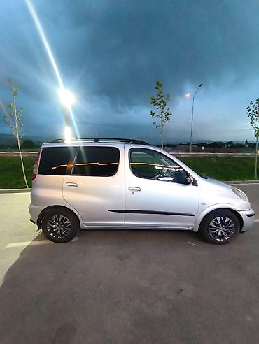 coroll: Toyota Yaris Verso: 2000 г., Механика, Бензин, Минивэн — 2