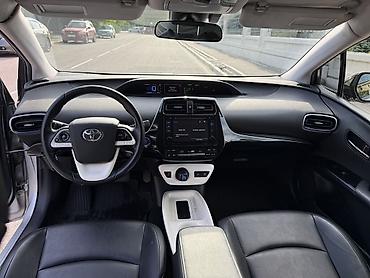 corolla 2016: Toyota Prius: 2016 г., Гибрид — 7