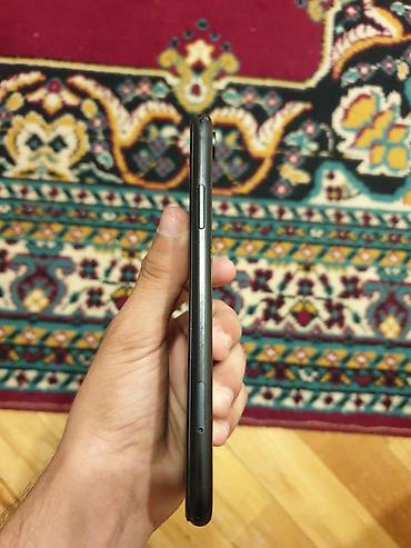 iphone 16 e4: IPhone Xr, Qara, Face ID — 2