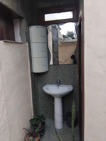 Uzunmüddətli kirayə mənzillər: Həzi Aslanov qəsəbəsində həyt evi kirayə verlir 2 mərtəbə 600 kamunal -da lalafo.az — 12 Uzunmüddətli kirayə mənzillər: Həzi Aslanov qəsəbəsində həyt evi kirayə verlir 2 mərtəbə 600 kamunal — 12