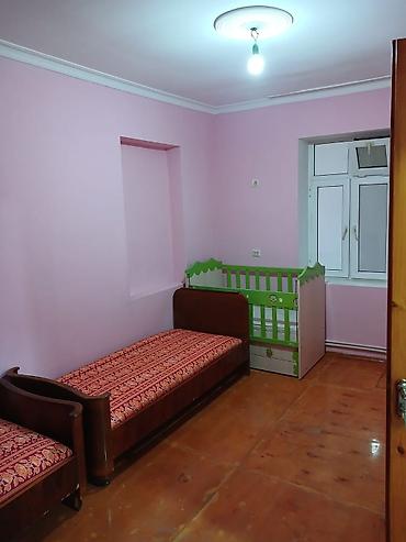 qaxda evlər: İnşaatcilar m/s KFC arxasinda Kirayə verilir: 2 otaqlı həyət evi — 6