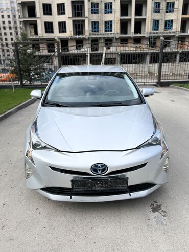 тайота исис: Toyota Prius: 2018 г., 1.8 л, Вариатор, Гибрид, Хэтчбэк
