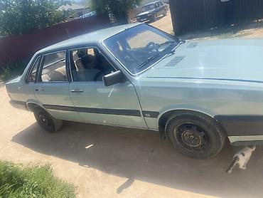 пежо 408: Audi 80: 1985 г., Седан — 2