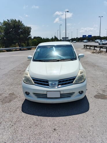 аз авто: Nissan Tiida: 1.6 л | 2008 г. Хэтчбэк