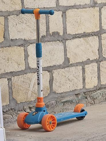 moto m50n: Uşaq skuterı – 3 təkərli model - Rəng: mavı-göy gövdə, narıncı — 1