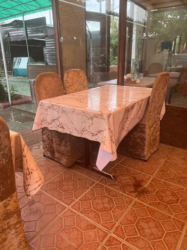 стол для гостей: Комплект стол и стулья Для кафе, ресторанов, Б/у