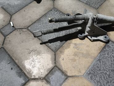 Панели, обшивки: - МКПП (механическая коробка передач) в сборе с кулисой/приводом — 5