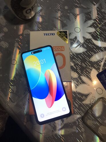 300 manata telefonlar: Tecno Spark Go 2024, 128 GB, rəng - Göy, Zəmanət, Sənədlərlə