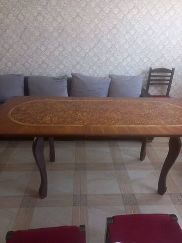 Mebel: Qonaq masası, İşlənmiş, Açılmayan, Oval masa, Azərbaycan
